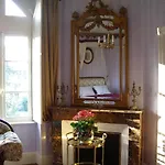 Bed & Breakfast Château De La Vernède, La Grande Vernède 3*