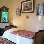 Château De La Vernède, La Grande Vernède 3* Saint-Rémy-de-Chargnat