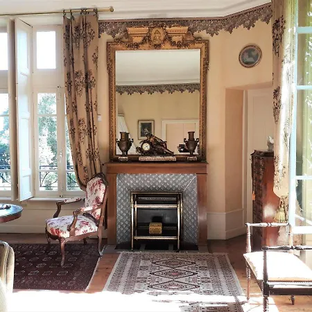 Chateau De La Vernede, La Grande Vernede Saint-Rémy-de-Chargnat