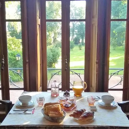 Oda ve Kahvaltı Chateau De La Vernede, La Grande Vernede Saint-Rémy-de-Chargnat