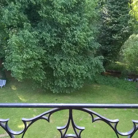 Bed and breakfast Chateau De La Vernede, La Grande Vernede 3*