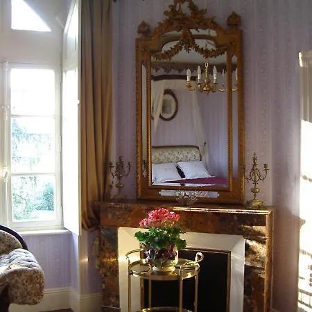 לינה וארוחת בוקר Chateau De La Vernede, La Grande Vernede 3*