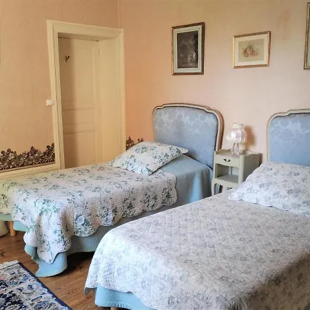 Château De La Vernède Bed & Breakfast