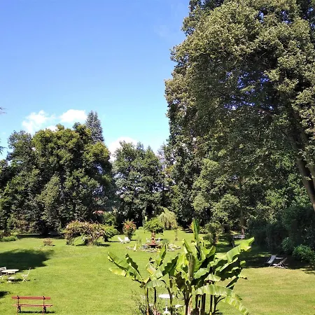 Chateau De La Vernede, La Grande Vernede Bed and Breakfast *