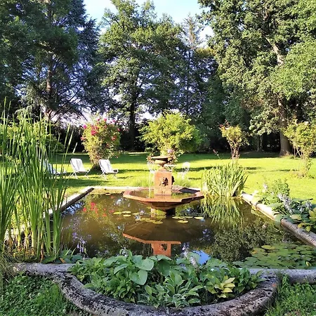 Chateau De La Vernede, La Grande Vernede Nocleg ze śniadaniem