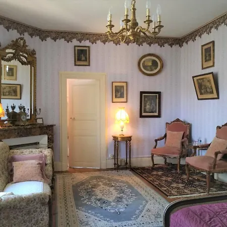 Château De La Vernède Bed & Breakfast *