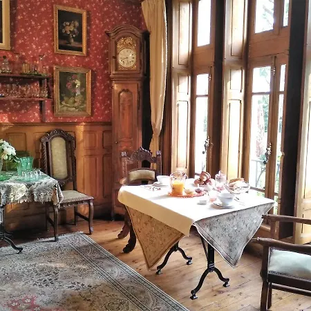 Château De La Vernède Bed & Breakfast Saint-Rémy-de-Chargnat