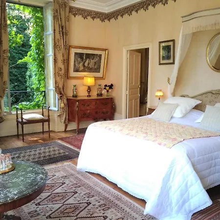 Château De La Vernède Couette-café *
