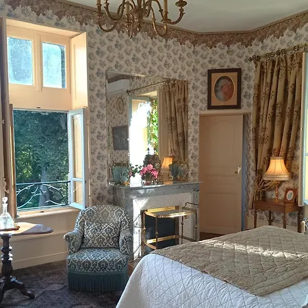 לינה וארוחת בוקר Chateau De La Vernede, La Grande Vernede Saint-Rémy-de-Chargnat