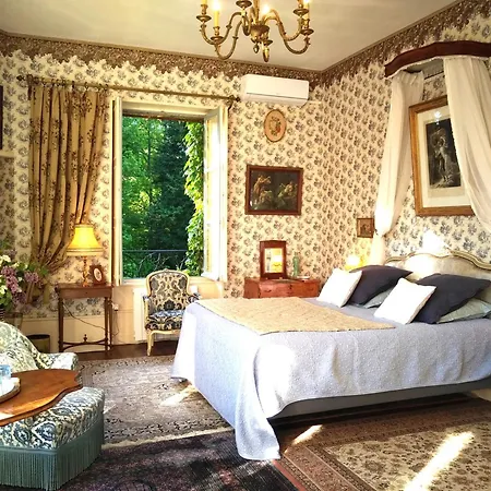 לינה וארוחת בוקר Chateau De La Vernede, La Grande Vernede Saint-Rémy-de-Chargnat