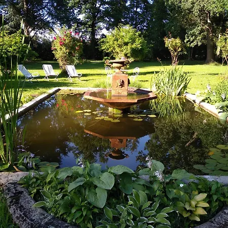 Château De La Vernède Bed & Breakfast *