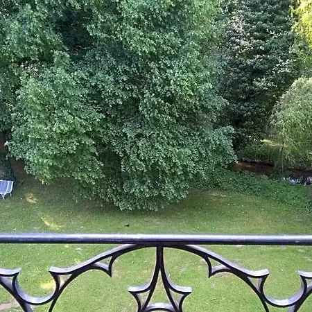 Château De La Vernède, La Grande Vernède 3*