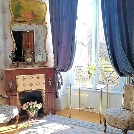 Alojamento de Acomodação e Pequeno-almoço Château De La Vernède, La Grande Vernède