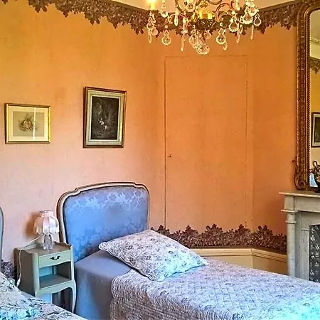 Alojamento de Acomodação e Pequeno-almoço Château De La Vernède, La Grande Vernède
