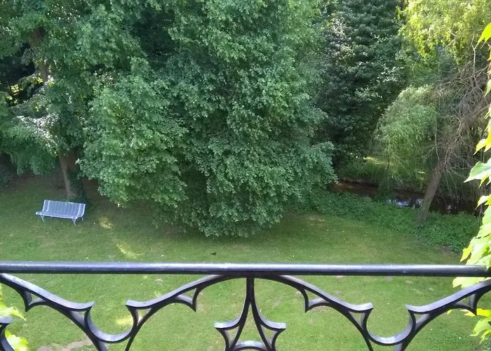 Bed & Breakfast Chateau De La Vernede, La Grande Vernede 3*