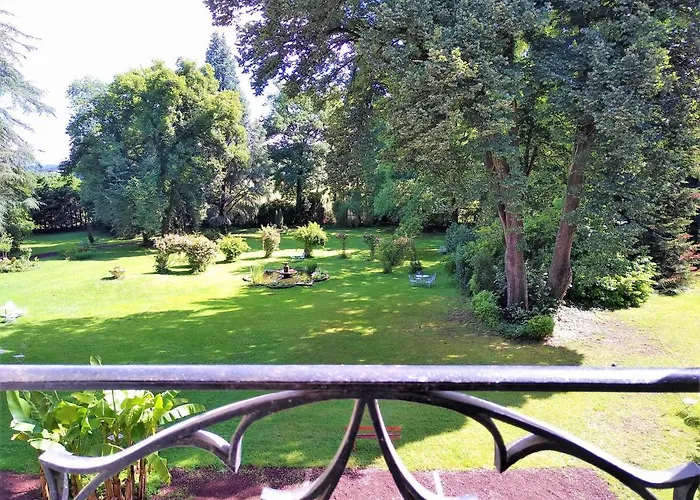 فندق مبيت وإفطار Chateau De La Vernede, La Grande Vernede 3*